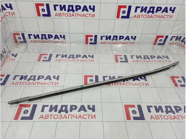 Накладка стекла заднего левого Nissan Roque (T32) 82821-4CL0A