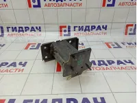 Кронштейн усилителя переднего бампера правый Nissan Roque (T32) 62210-4BA0A