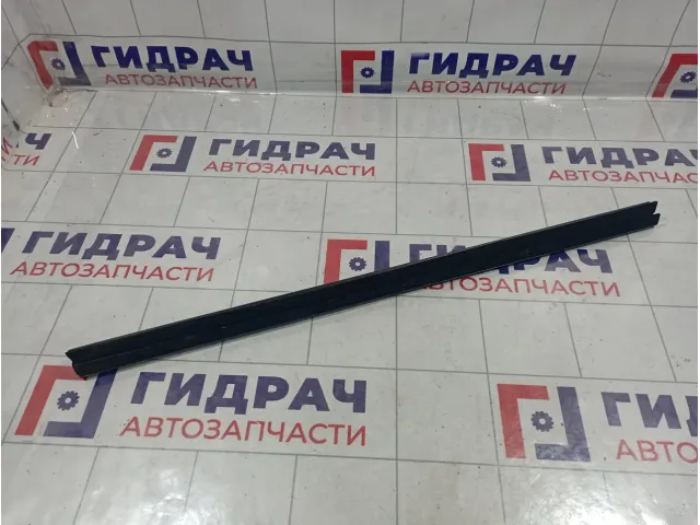 Уплотнитель стекла заднего правого Nissan Teana (J32) 82834-JN02A