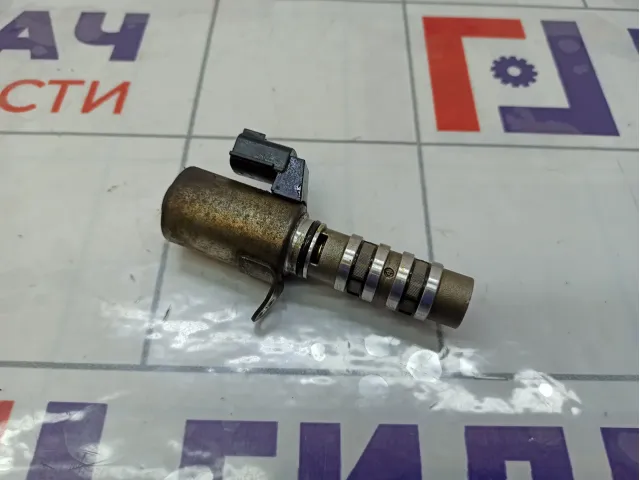 Клапан электромагнитный изменения фаз грм левый Nissan Teana 23796ZE00C