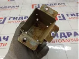 Кронштейн усилителя заднего бампера правый Nissan Teana 852109Y000