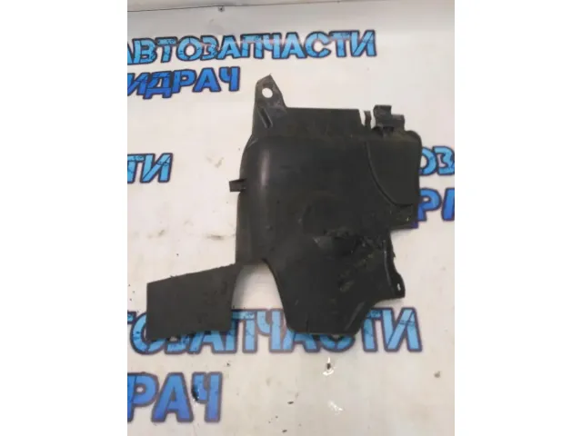 Пыльник двигателя боковой правый Nissan Terrano III 638302834R Отличное состояние.