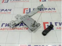 Стеклоподъемник механический задний левый Nissan Terrano 827212353R