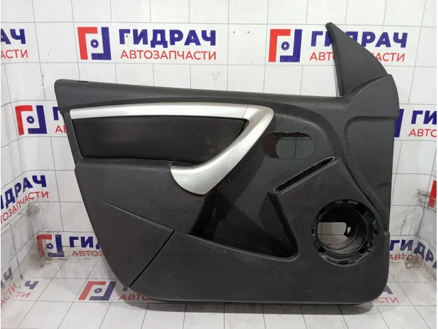 Обшивка двери передней левой Nissan Terrano 809011192R