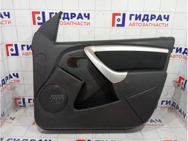 Обшивка двери передней правой Nissan Terrano 809004929R