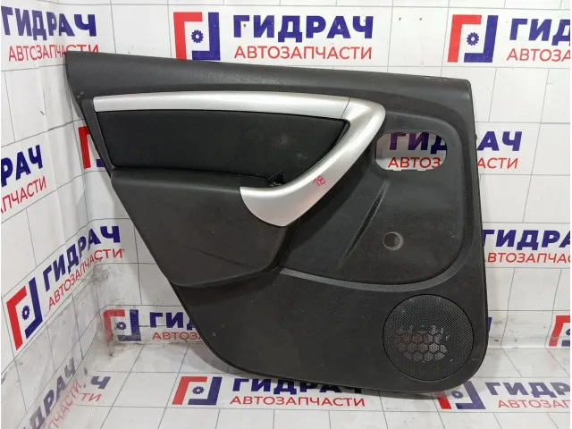 Обшивка двери задней левой Nissan Terrano 829A18026R