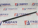 Уплотнитель стекла переднего левого Nissan Terrano