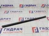 Уплотнитель стекла переднего правого Nissan Terrano