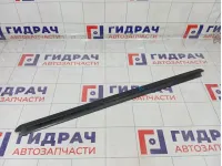 Накладка стекла переднего левого Nissan Terrano