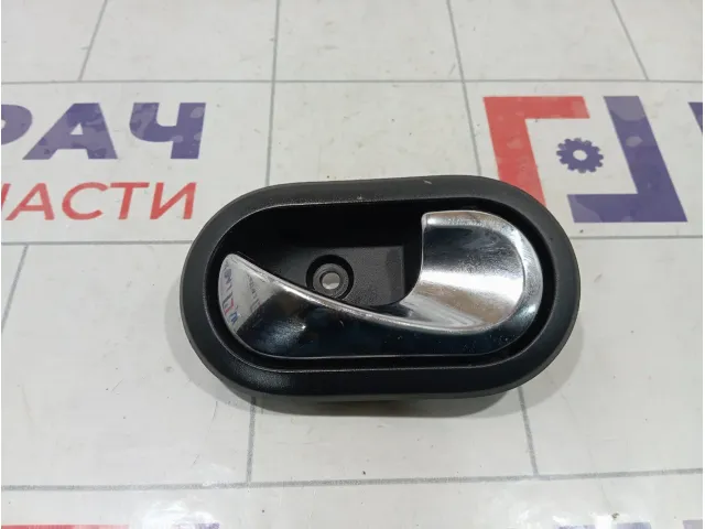 Ручка двери внутренняя правая Nissan Terrano 8200733847