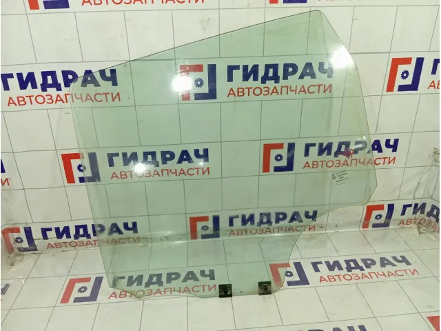 Стекло двери задней левой Nissan Terrano