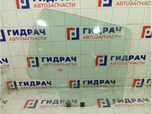 Стекло двери задней правой Nissan Terrano