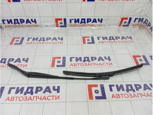 Поводок стеклоочистителя (Поводок дворника) передний правый Nissan Terrano