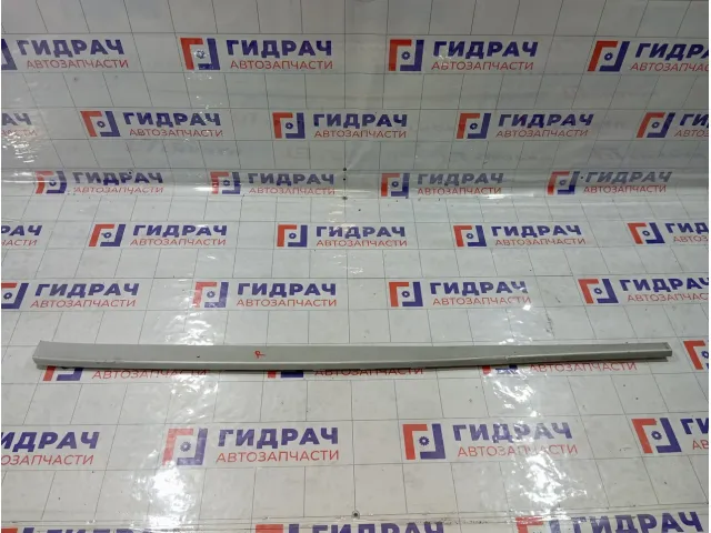 Накладка порога правая Nissan Terrano 769513147R