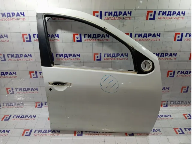 Дверь передняя правая Nissan Terrano 801106689R
