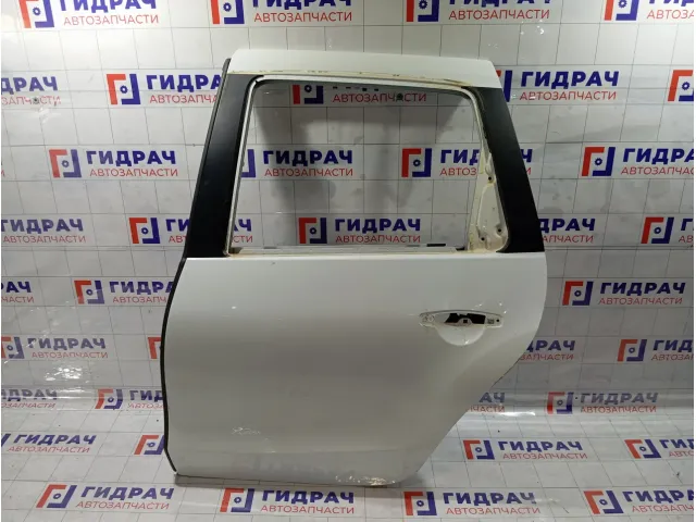Дверь задняя левая Nissan Terrano 821137759R