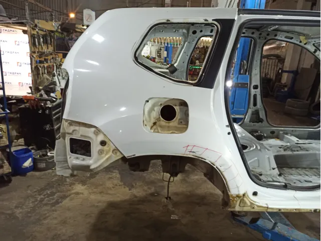 Крыло заднее правое Nissan Terrano