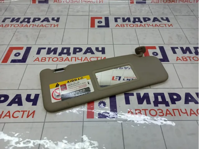 Козырек солнцезащитный правый Nissan Terrano
