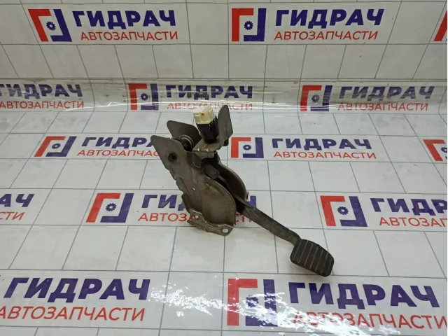 Педаль тормоза Nissan Terrano 465011105R