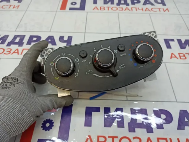 Блок управления отопителем (печкой) Nissan Terrano