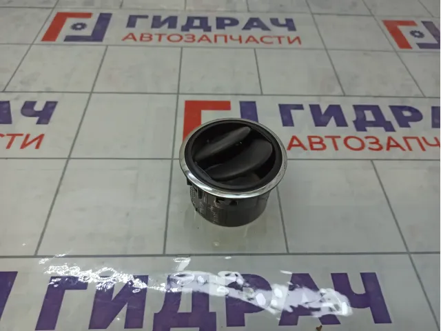 Дефлектор воздушный Nissan Terrano 687604194R