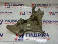 Кронштейн генератора Nissan Terrano 8201033565