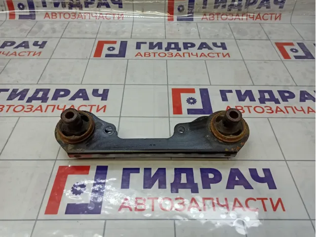 Кронштейн редуктора Nissan Terrano