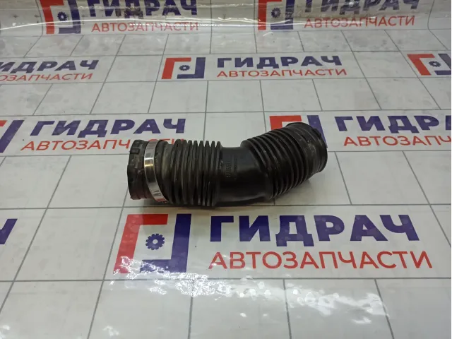 Патрубок воздушного фильтра Nissan Terrano 165788487R