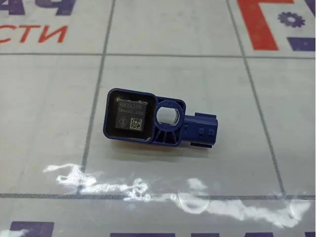 Датчик AIR BAG Nissan Terrano 988304337R