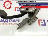 Педаль тормоза Nissan Tiida 46501-EM32B.