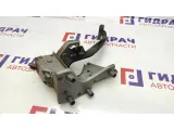 Педаль тормоза Nissan Tiida 46501-EM32B.