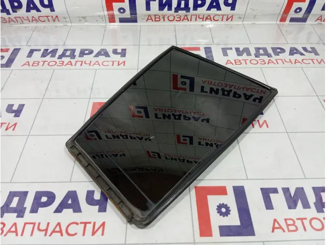 Стекло двери задней правой Nissan Tiida 82262EL000