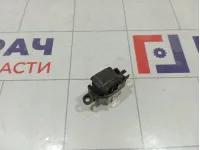 Кнопка стеклоподъемника Nissan X-Trail (T30) 254110V000