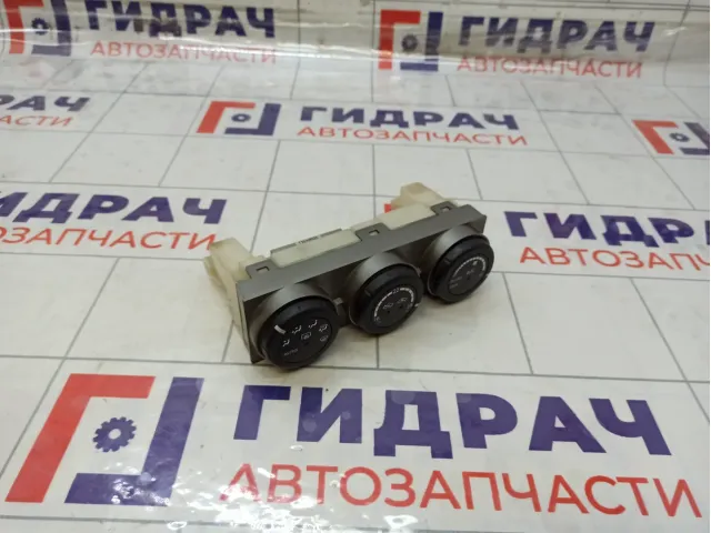 Блок управления климатической установкой Nissan X-Trail (T30) 27500ES70A