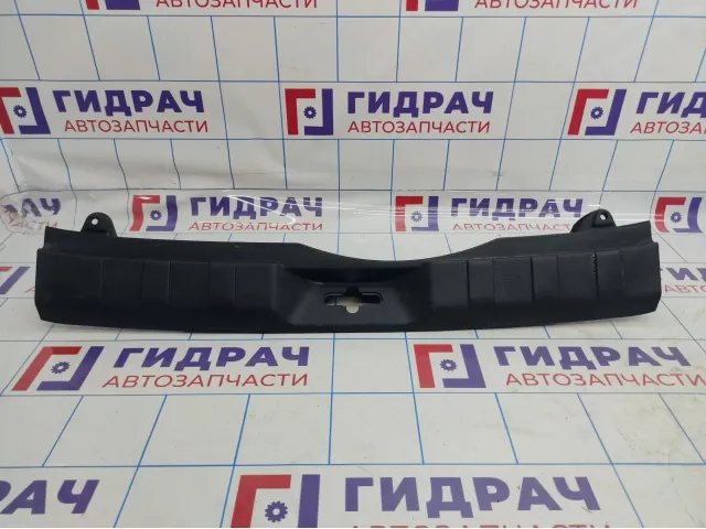 Обшивка багажника на заднюю панель Nissan X-Trail (T31) 84992-JG00A