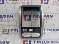 Накладка центральной консоли магнитолы Nissan X-Trail (T31) 68260-3UB2A