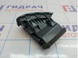 Дефлектор воздушный центральный правый Nissan X-Trail (T31) 68750-JG45C