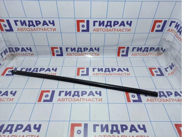 Накладка стекла переднего правого наружная Nissan X-Trail (T31) 80820-JG000
