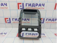 Накладка центральной консоли Nissan X-Trail (T31) 68260-JG41A. Магнитолы. Потертость.