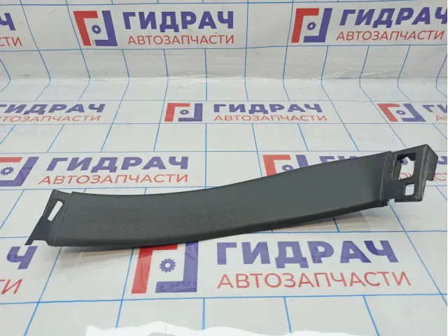 Обшивка двери багажника верхняя правая Nissan X-Trail (T31) 90902-JG00A.