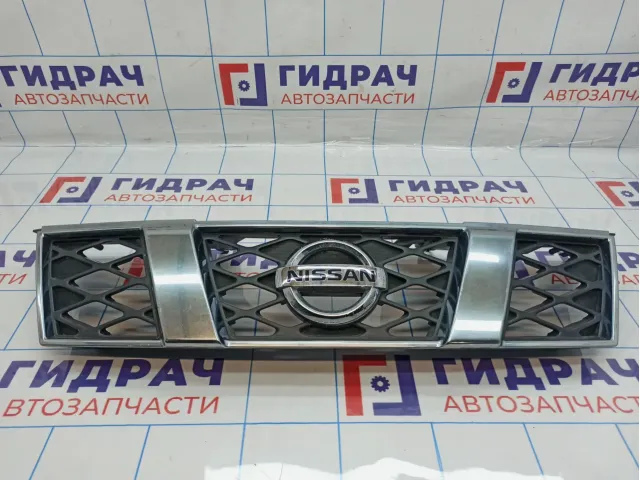 Решетка радиатора Nissan X-Trail (T31) 62310-JG60A. Сломаны крепление.