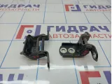 Петля двери задней правой Nissan X-Trail (T31) . Комплект.