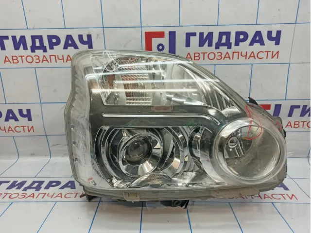 Фара правая Nissan X-Trail (T31) 26010-JG45A. Трещина, сломано крепление.