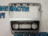 Накладка декоративная Skoda Octavia a5 1Z0858069BF Отличное  состояние