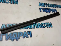 Накладка стекла заднего левого внутренняя Skoda Octavia a5 Отличное  состояние