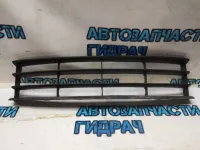 Решетка в бампер центральная Skoda Octavia a5 1Z0853677C Отличное  состояние