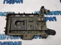 Крепление АКБ Skoda Octavia a5 1K0915333H Отличное  состояние