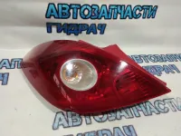 Фонарь задний левый Opel Corsa D 1222132. Дефект, скол.