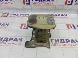 Кронштейн усилителя переднего бампера правый Opel Antara (С105) 4813513