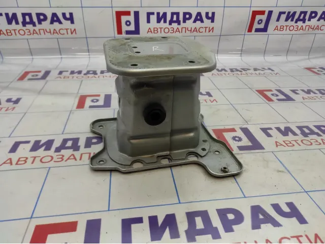 Кронштейн усилителя переднего бампера правый Opel Antara (C105) 4813513.
